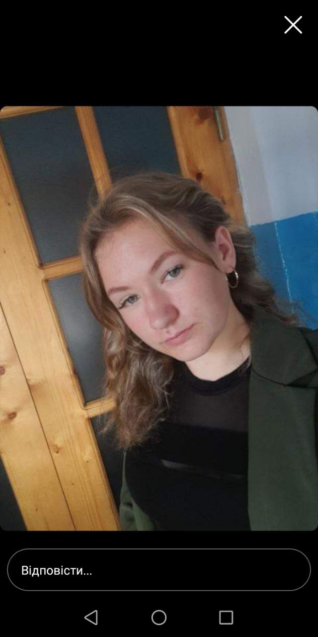 Підскажіть бутьласка яка фарба елан підійде ці дівчині і які пропорції...