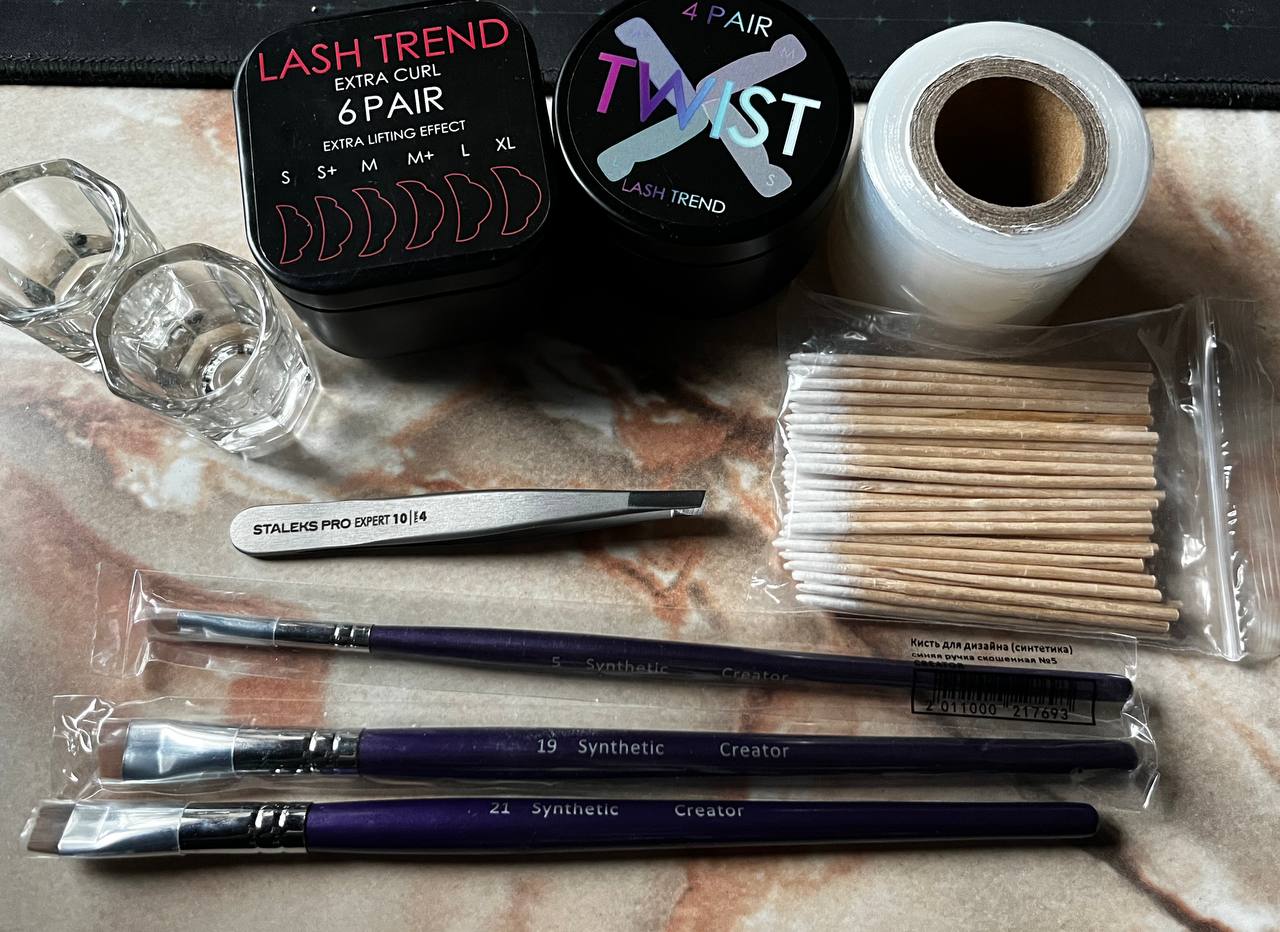 Lash trend extra curl - 250 грн, использовала один раз только валики S+ размер, остальные идеально чистые...