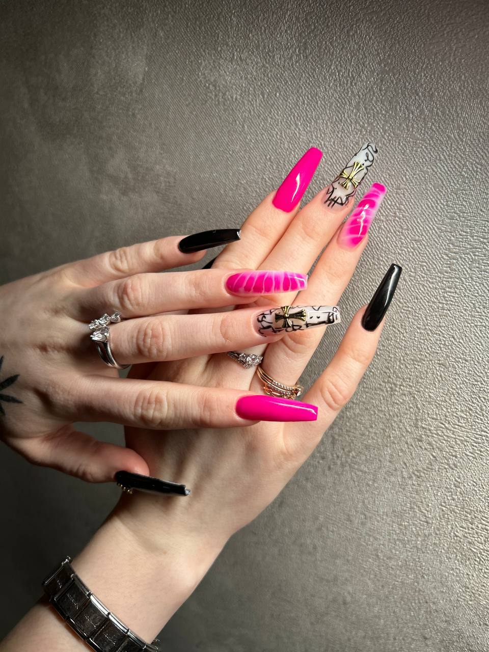 База one nail как подложка и база для типс NR 
Все держится 
Даже если криво сделаете...