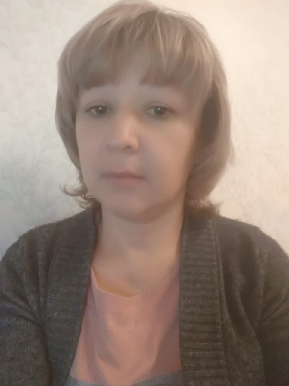 Коллеги, подскажите, пожалуйста, что нужно сделать клиенту. Жалобы: поползло лицо,брыли. Я эстетист,...