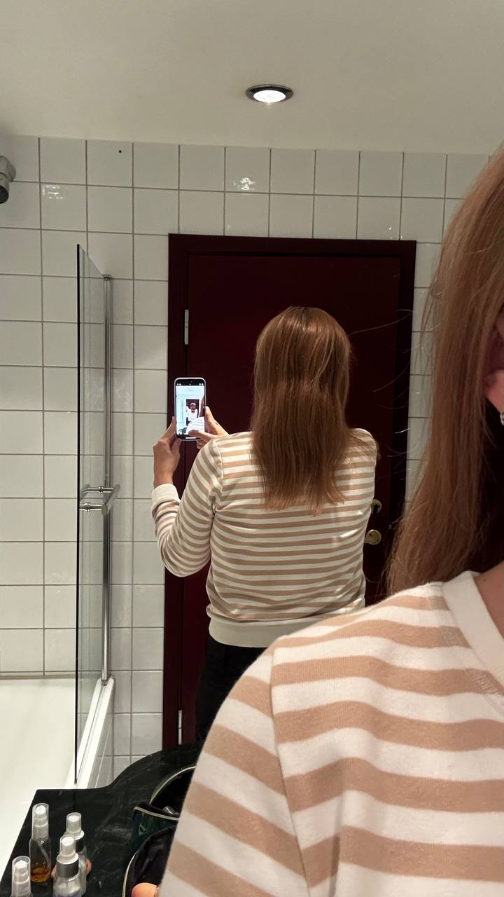 Ой, я еле отрастила чуть ниже плечей. Но так оно тонко что прям ну совсем не вау
Причем волосы примерно...