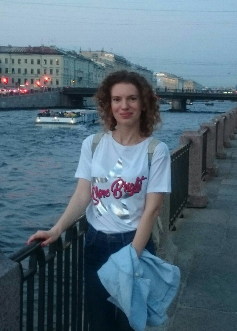 Это уже самостоятельная укладка, но попала под дождьСпасибо)))  мне кажется больше 10 см срезали, после...