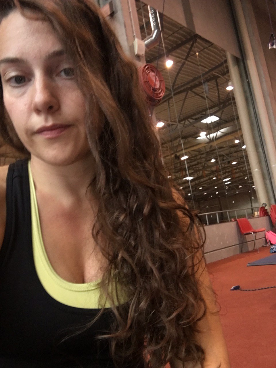 Присоединюсь. У меня они взаимозаменяемы kinki curly и as I am curling jelly. Но оба заканчиваются :(((...