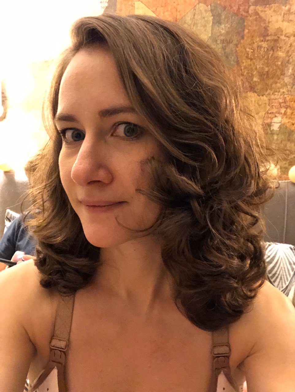 Поняла, ок! Не боюсь, я на кгм пару недель, до этого мыла обычными шампунями волосы были ок...