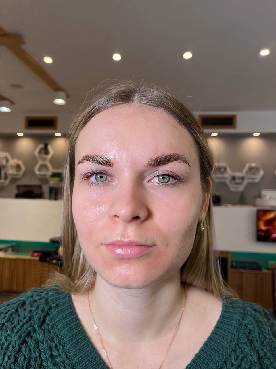 Оцените пожалуйста долговременную укладку бровей...