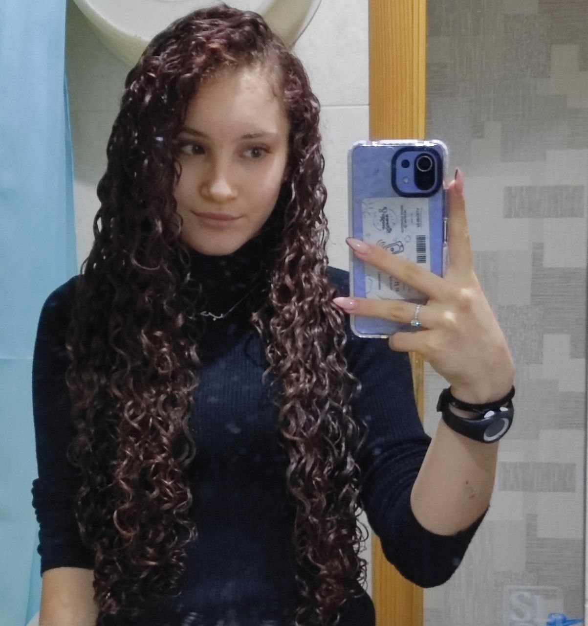 я поняла, что залог моей хорошей укладки-куча геля и сушка маленькими прям прядямия тоже  ...