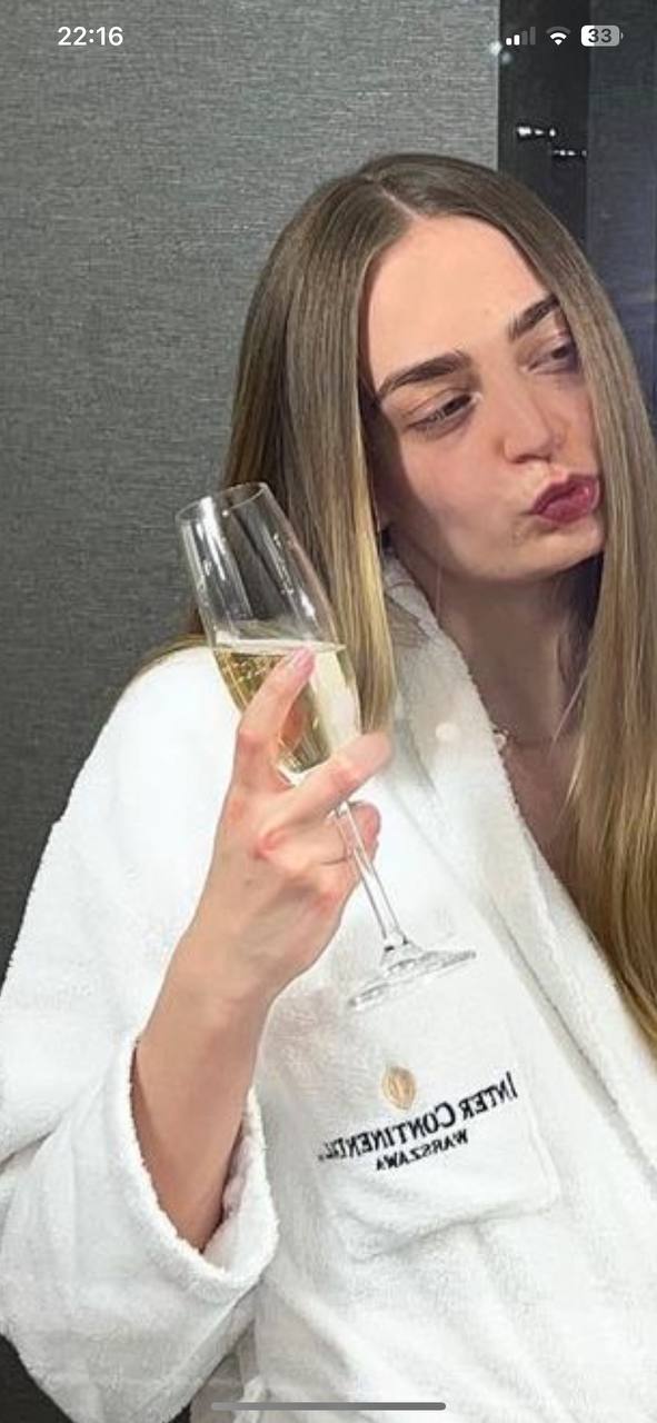 всем привет 
подскажите пожалуйста какой лучше микс бронсан (гелевый) тут взять
хочет ближе к цвету волос...