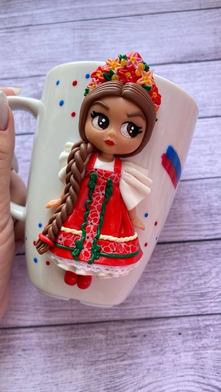 Да вот если честно, думала 
Но как то кружка с ногтями как то мне не очень   
Я ещё выпускала авторский...