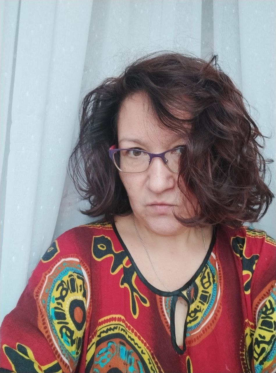 Я рефрешила гелем Алафия, и ещё был вариант ливин или кондей, разбавленный водой, активаторы мне кажется...