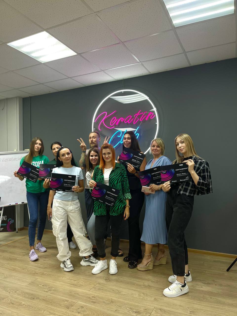 Добрый вечер!) 
Пришлите фото до, фото после и напишите как делали) 

Летом популярная проблема - жара,...