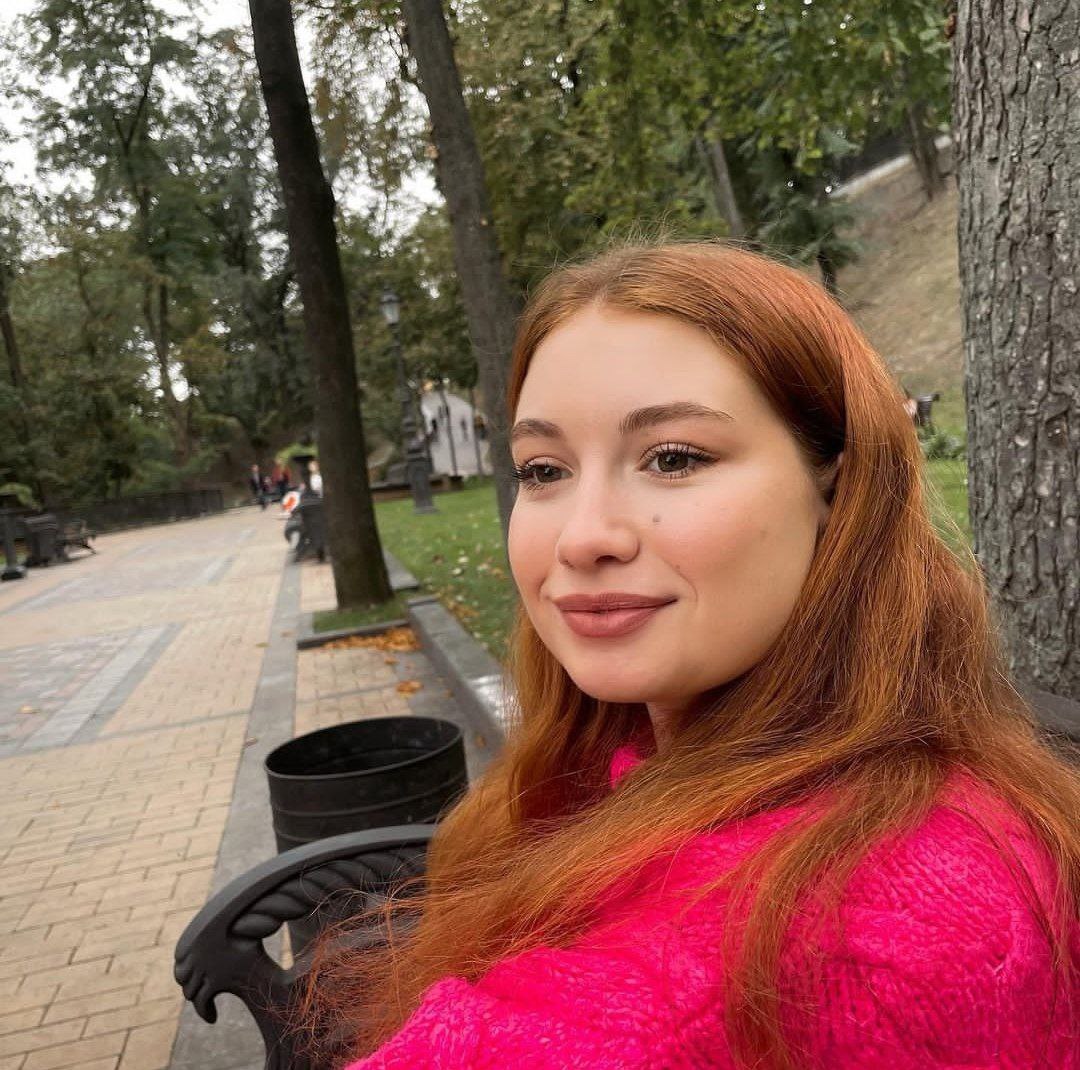 Який відтінок взяти?є фарба елан,левісим,зола...