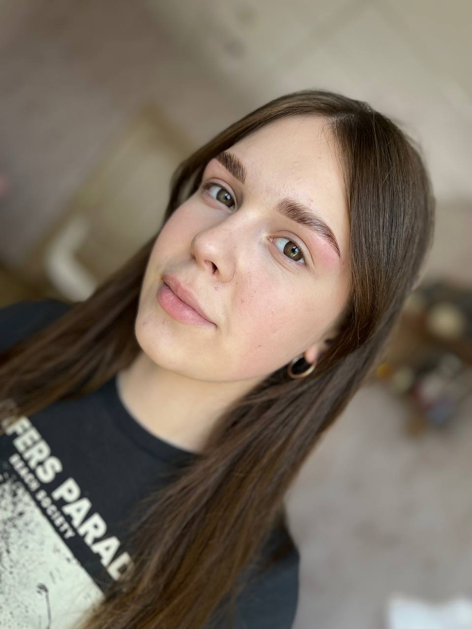 Дівчатка,підскажіть який відтіннок золи взяти ?Дівчинка буде вперше робити брівки,хочеться не зіпсувати...