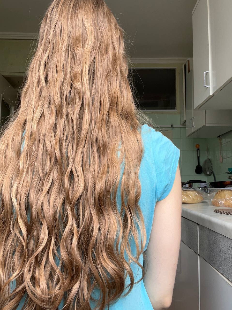 Вторая проба гель natural curls. Не моя история точно, но впечатления приятные)
Точно такая комбинация...