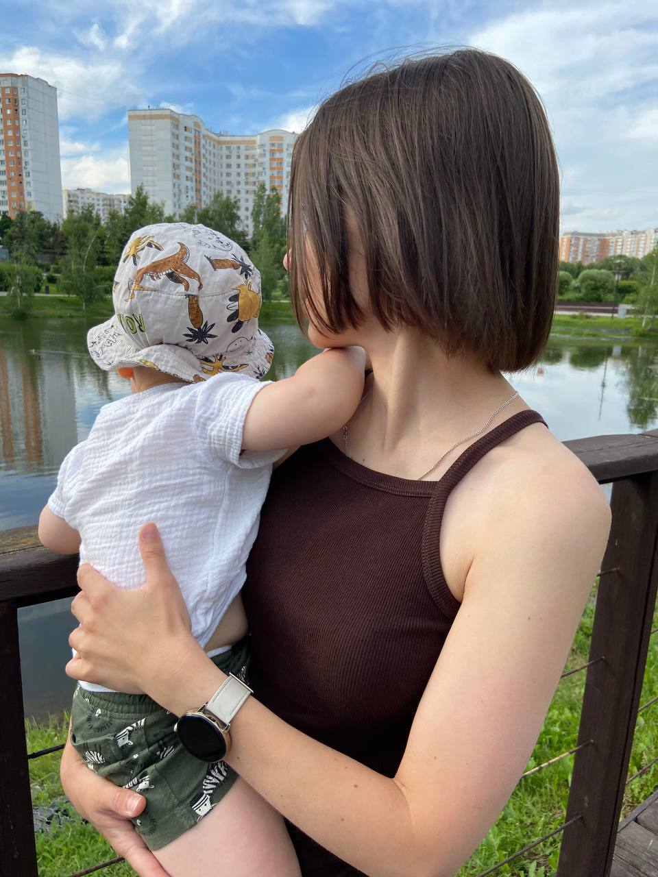 Девушки, подскажите, пожалуйста. Так сказать взгляд со стороны. Такое ощущение, что волосы изменились...