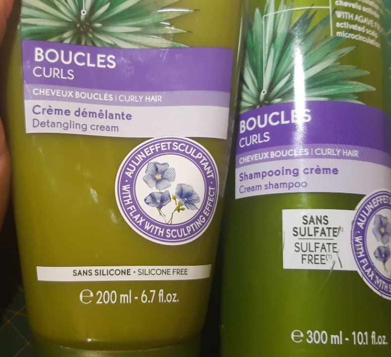Дорогие кудрявые эксперты!  Вопрос    
Я пользуюсь кудрявой линейкой Yves Rocher.  Шампунь без сульфатов,...